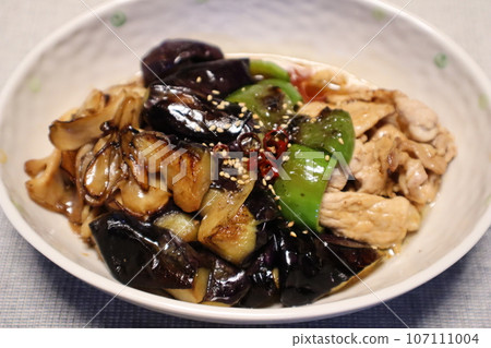 烤蔬菜和豬肉 107111004