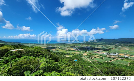 石垣島，下方全景 107112273