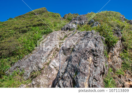 攀登由布岳 - 西峰下方的連鎖站 攀登由布岳 - 西峰下方的連鎖站 107113809