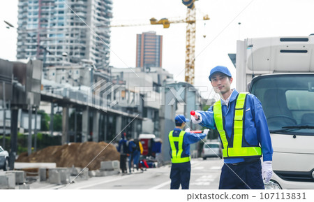 工地保安控制交通 107113831