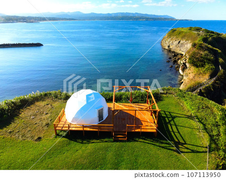 拍攝北海道江差町鴨島的秋季豪華露營設施風景 107113950