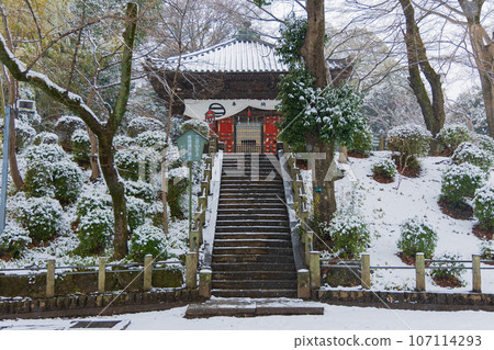 冬天的川越、小江戶、白雪皚皚的喜多院、慈源堂 冬天的川越、小江戶、白雪皚皚的喜多院、慈源堂 107114293