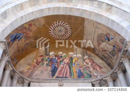 Stealing St. Mark's body,, lunette mosaic of St. Mark's Basilica, Venice, Italy 107114808