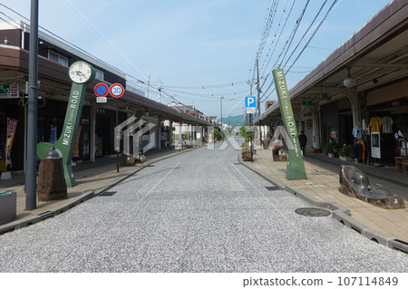 Successful example of regional revitalization: Shigeru Mizuki Road (Sakaiminato City, Shimane Prefecture) Successful example of regional revitalization: Shigeru Mizuki Road (Sakaiminato City, Shimane Prefecture) 107114849