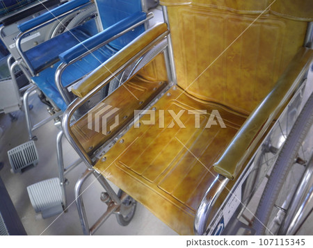 Wheelchair (up) Wheelchair (up) 107115345