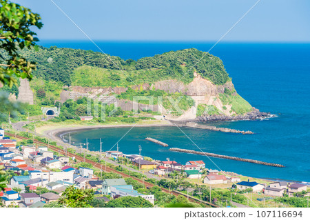（北海道）從富浦停車場展望台看到的富浦地區和蘭霍克岬 107116694