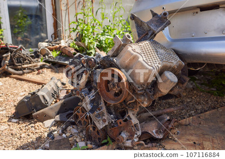 repair of a disassembled old engine on a car head timing mechanism wear. repair of a disassembled old engine on a car head timing mechanism wear. 107116884