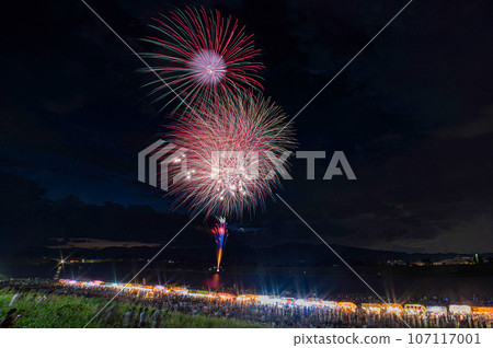 Chikugo River Fireworks Festival “Extra Large Quick Hit” Chikugo River Fireworks Festival “Extra Large Quick Hit” 107117001