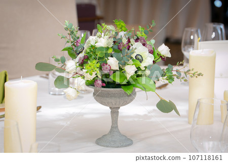 Beautiful fresh flowers that exude elegance, table decorations 107118161