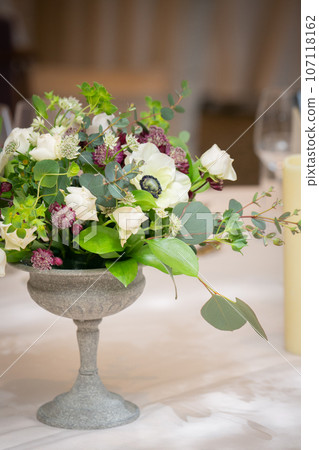Beautiful fresh flowers that exude elegance, table decorations 107118162