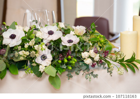 Beautiful fresh flowers that exude elegance, table decorations 107118163
