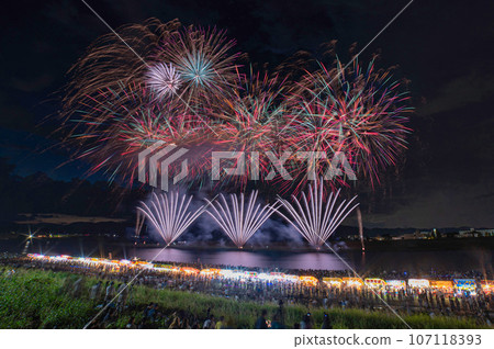 Chikugo River Fireworks Festival “Super special big quick hit” 107118393