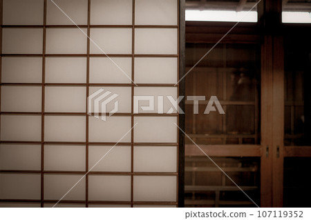 Image of a tasteful Japanese-style room 107119352