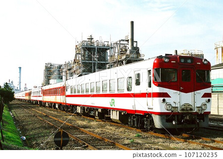 Kiha 58系列停泊在京濱工業區，準備海外轉移 107120235