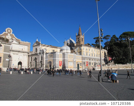 Piazza del Popolo in Rome 107120386