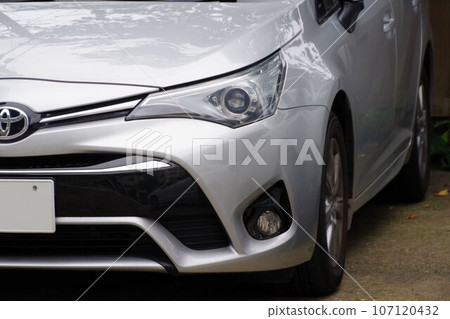 Car image Front mask of the third generation Toyota Avensis 107120432