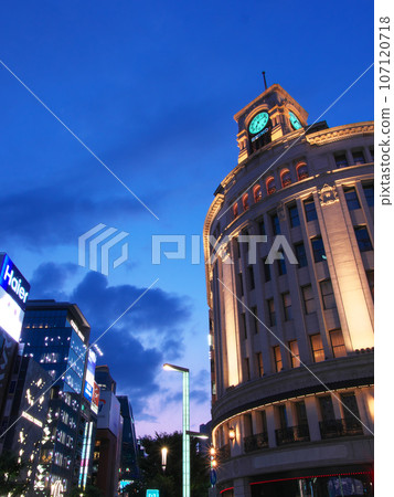 [Tokyo / July 2023] Cityscape Evening view of Ginza 4-chome intersection 107120718