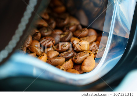 Roasted coffee beans in zip packet Roasted coffee beans in zip packet 107121315