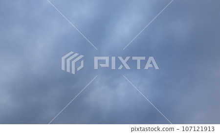 白雲在午後的天空流動 白雲在午後的天空流動 107121913