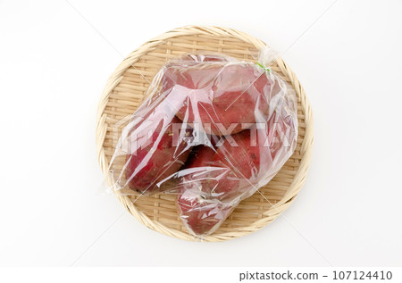 Satsuma sweet potato (silk sweet) in bag Satsuma sweet potato (silk sweet) in bag 107124410