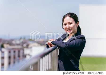 Business women working in local cities, rural areas, regions, migration, rural living, rural migration 107126908