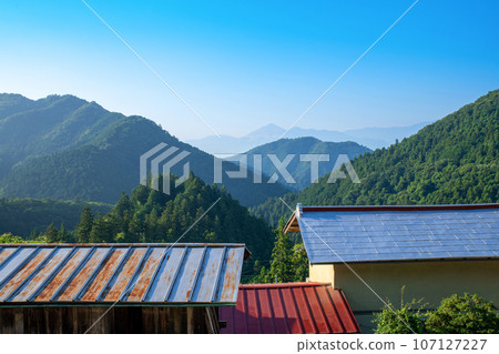 從上澤附近眺望,秩父山脈,清晨山景,南野町 從上澤附近眺望,秩父山脈,清晨山景,南野町 107127227