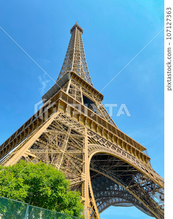 Eiffel Tower, symbol of Paris, France 107127363