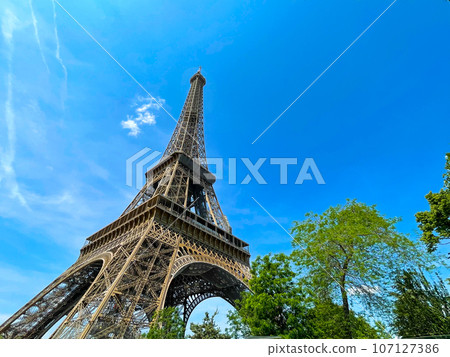 Eiffel Tower, symbol of Paris, France 107127386