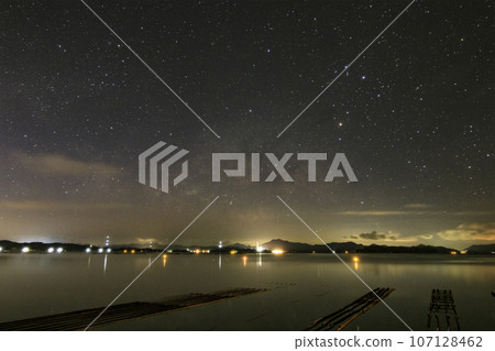 Winter starry scenery in Setouchi: rising Scorpius and the Milky Way 107128462