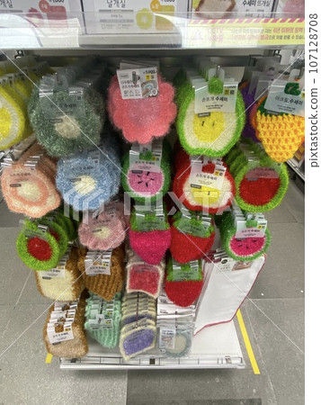 Korean Daiso souvenirs 107128708