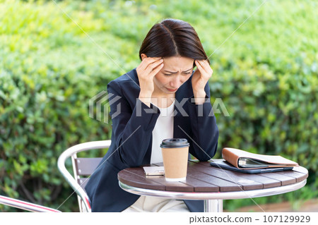 Business women suffer 107129929