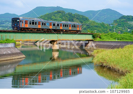YC1 series running between Minami Kazesaki and Ogushigo 107129985