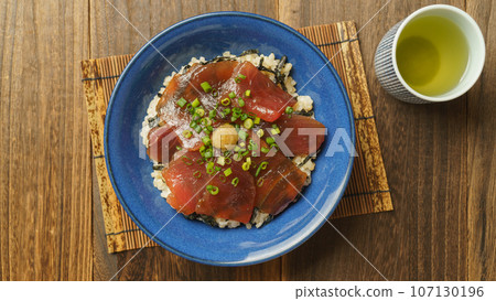 鮪魚醃飯碗圖片 鮪魚醃飯碗圖片 107130196
