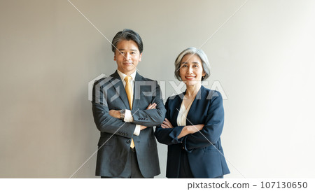 商務高級男女 107130650