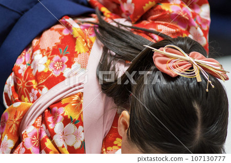 穿著和服的女孩背後 穿著和服的女孩背後 107130777