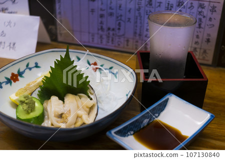 Japanese sake and sashimi 107130840