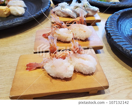 Button shrimp sushi-2 107132142