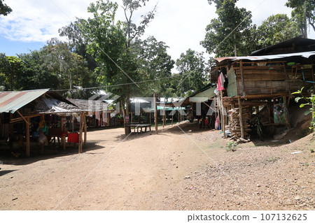 [Thailand] Chief tribe village 107132625