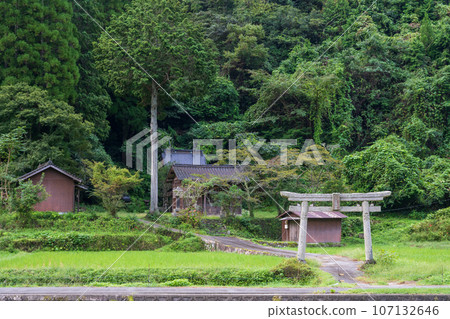 Beautiful scenery of a rural village in Maniwa City, Okayama Prefecture, Japan Beautiful scenery of a rural village in Maniwa City, Okayama Prefecture, Japan 107132646