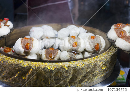 Thai white steamed buns salapao 107134753