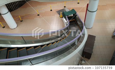 bending escalator bending escalator 107135739