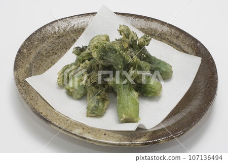 Tempura of cod sprouts 107136494