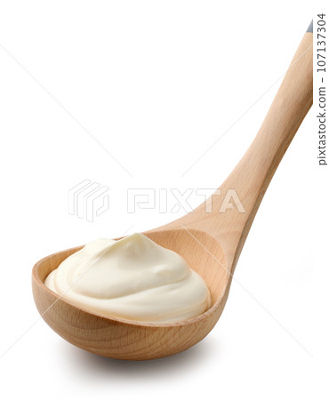 sour cream yogurt 107137304