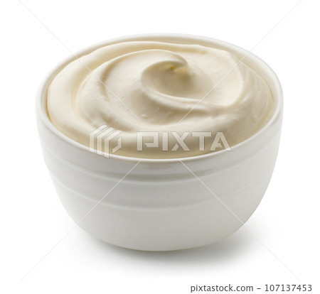 bowl of sour cream 107137453
