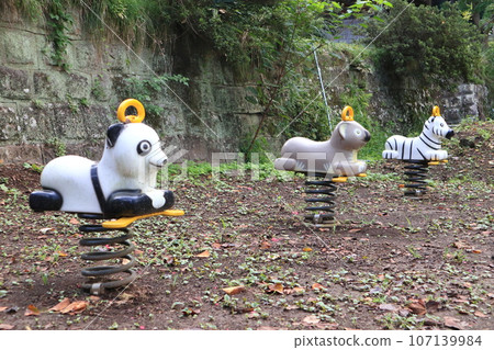 公園遊樂設備熊貓無尾熊斑馬① 公園遊樂設備熊貓無尾熊斑馬① 107139984