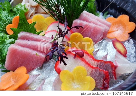 Assorted seasonal sashimi Assorted seasonal sashimi 107145617
