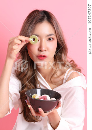 Hand Holding Sweet Hand Holding Sweet 107147207