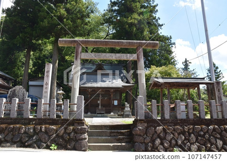 東京日野原村春日神社 107147457
