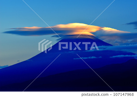 Mt. Fuji and Kasagumo from Mt. Daruma 107147968