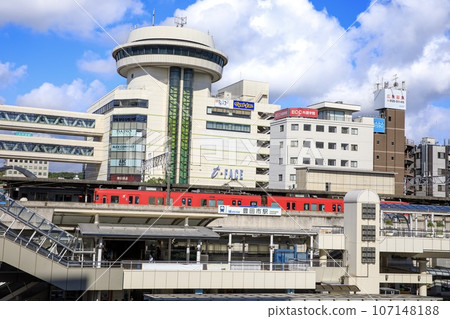 停泊在豐田市豐田城站的名鐵列車 107148188